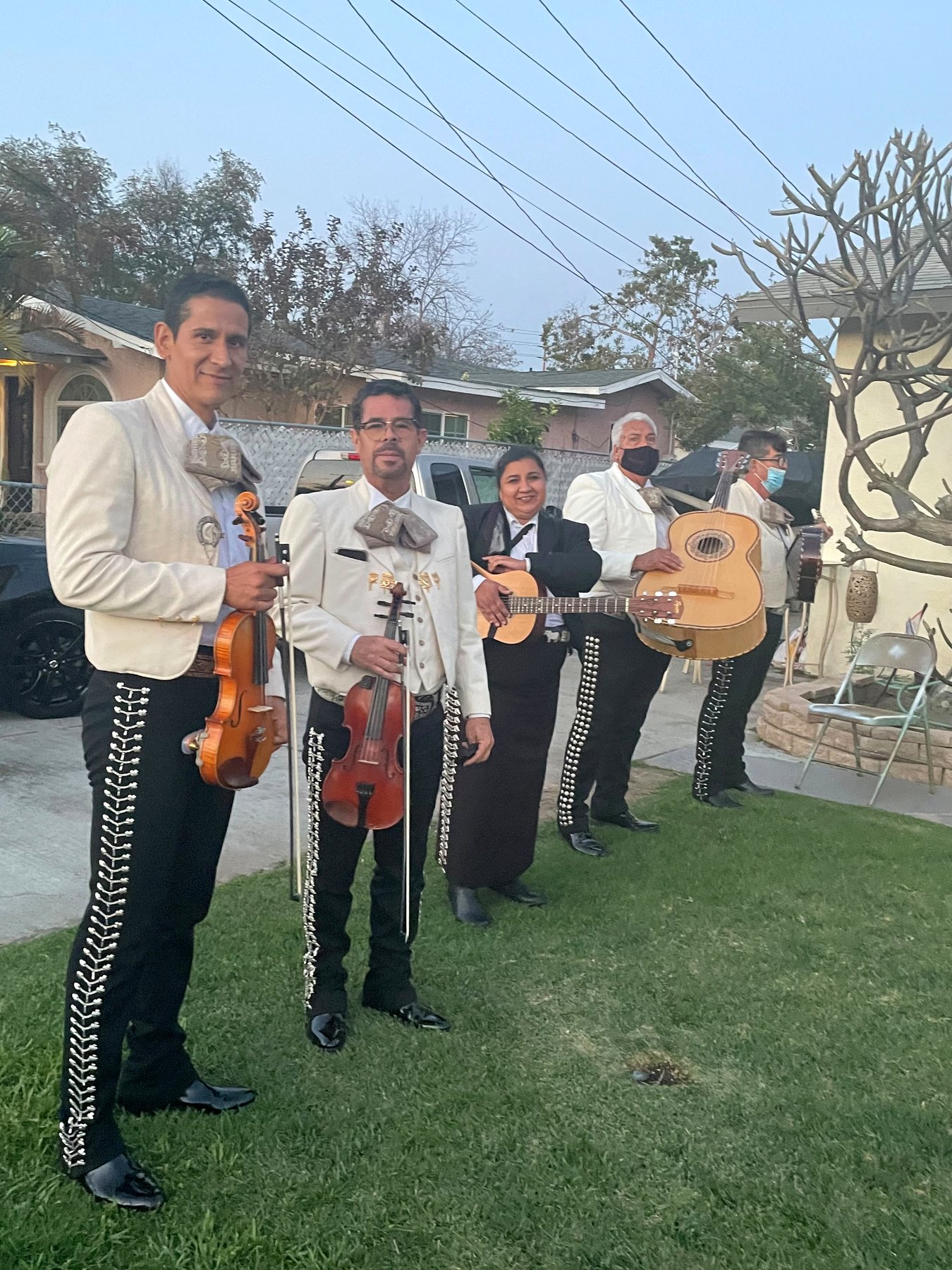 Mariachi Alma Viva en serenata familiar